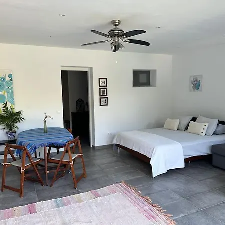 Modern Retreat In Beautiful Countryside. Villa Mijas